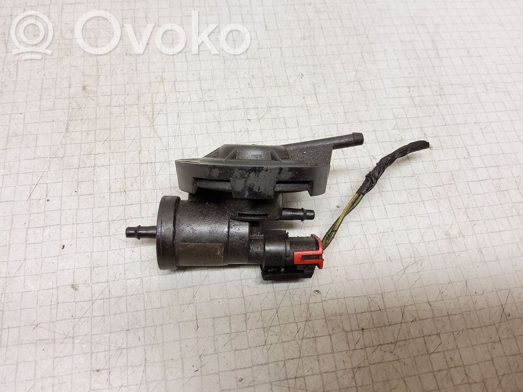 Chrysler Neon II Vacuum valve 