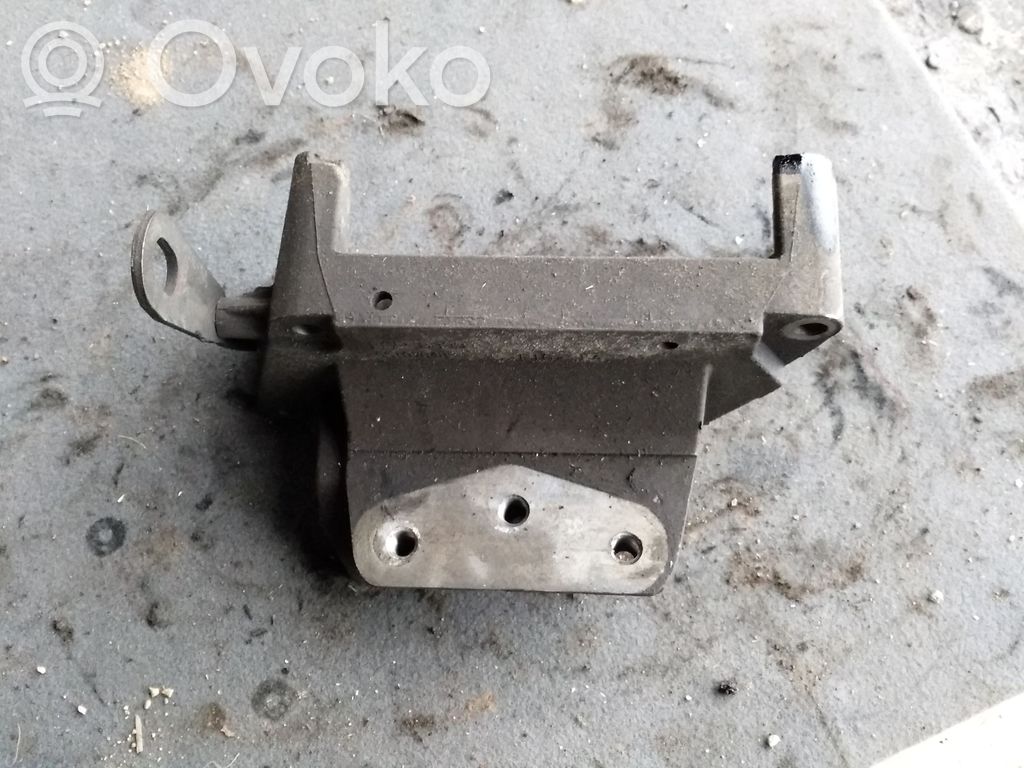 Opel Corsa D Engine mounting bracket 