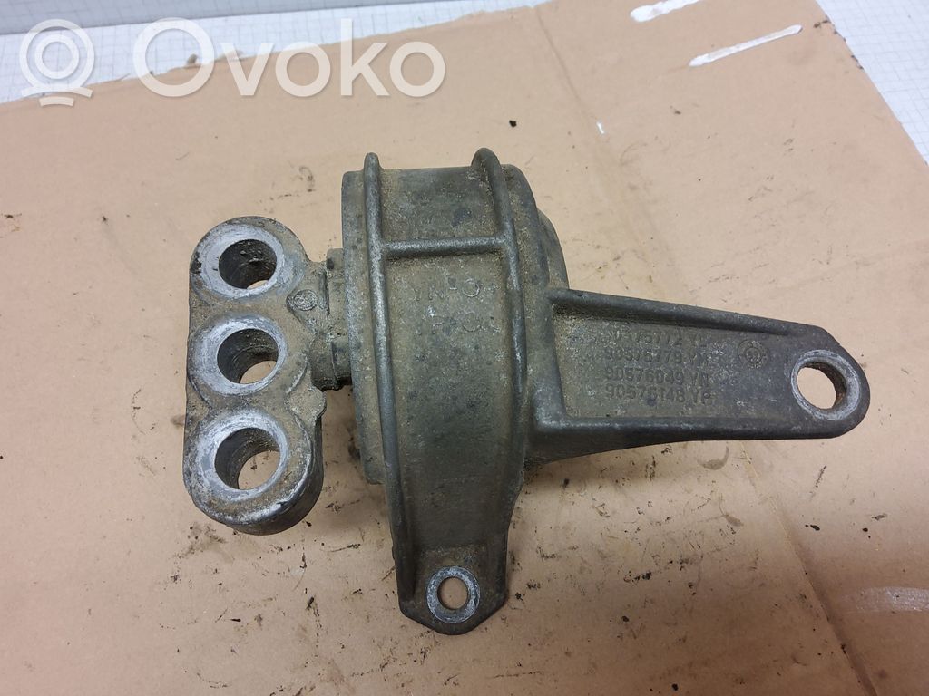 Opel Astra G Engine mount bracket 