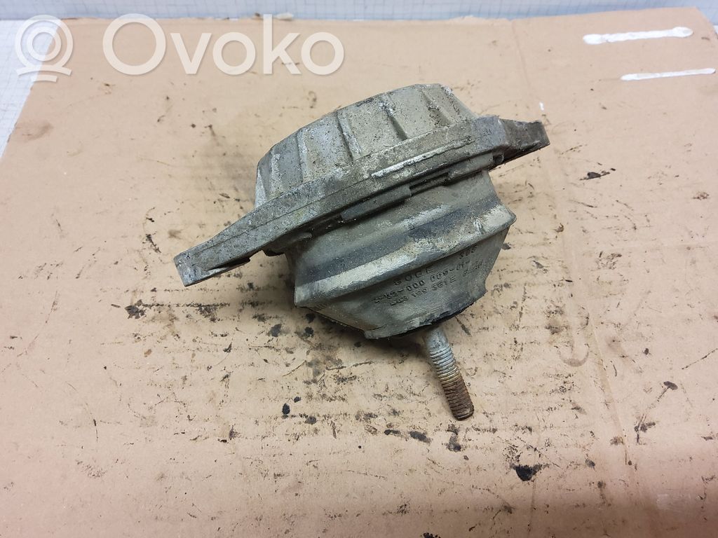 Audi 100 S4 C4 Engine mount bracket 