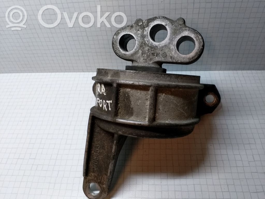Opel Astra G Engine mount bracket 