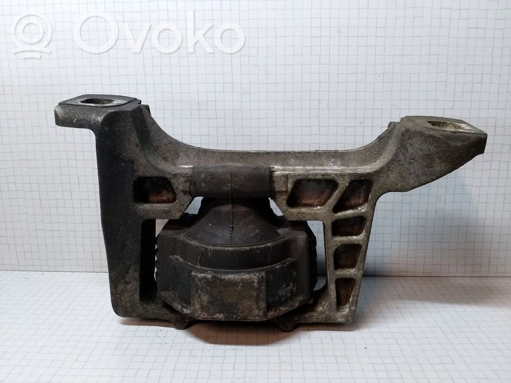 Ford Focus C-MAX Engine mount bracket 
