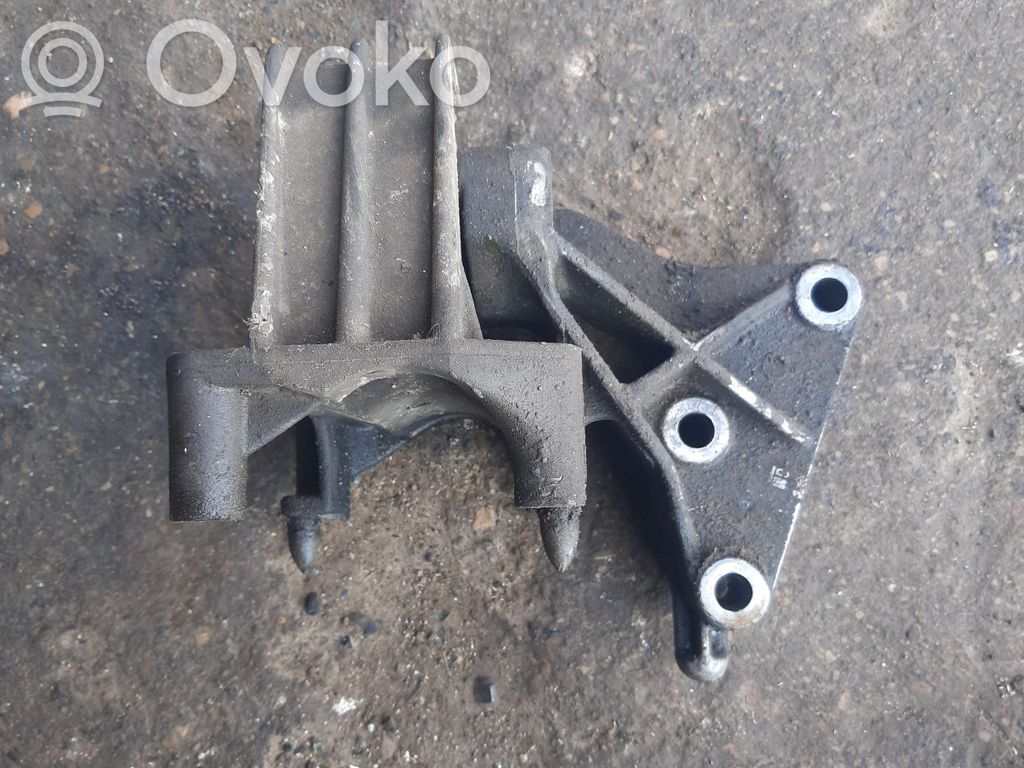 Opel Vectra B Gearbox mounting bracket 