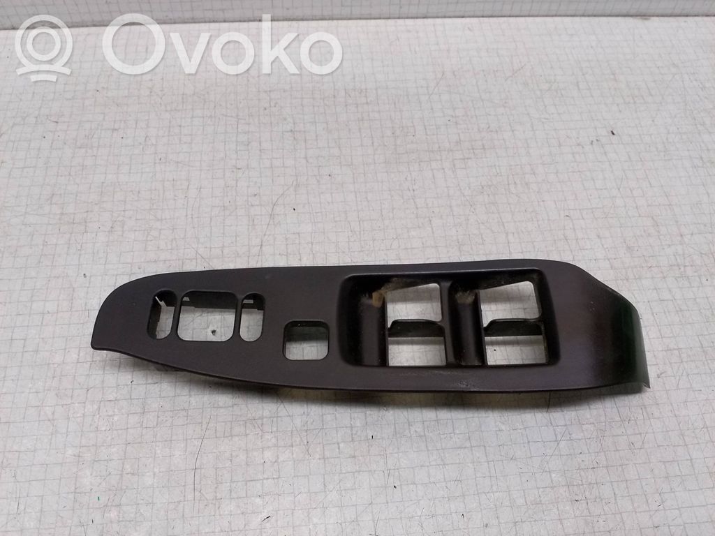 Subaru Legacy Moldura del interruptor de la ventana de la puerta delantera 
