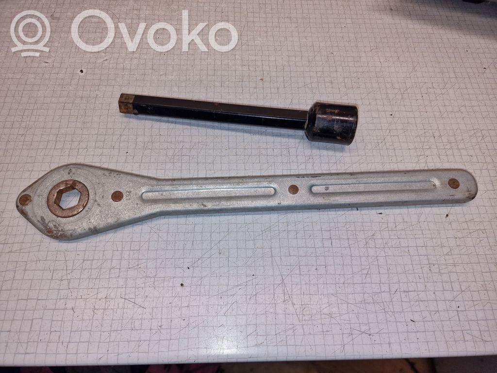 Opel Movano A Llave de tuercas de rueda 