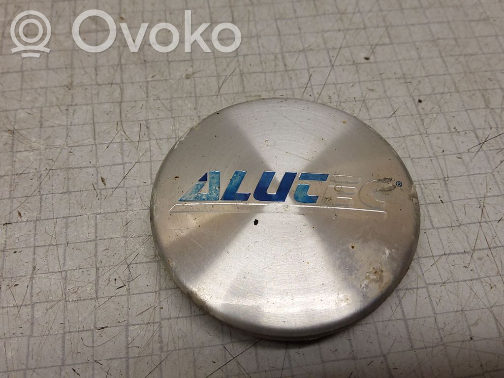 Subaru Legacy Non-original wheel cap 
