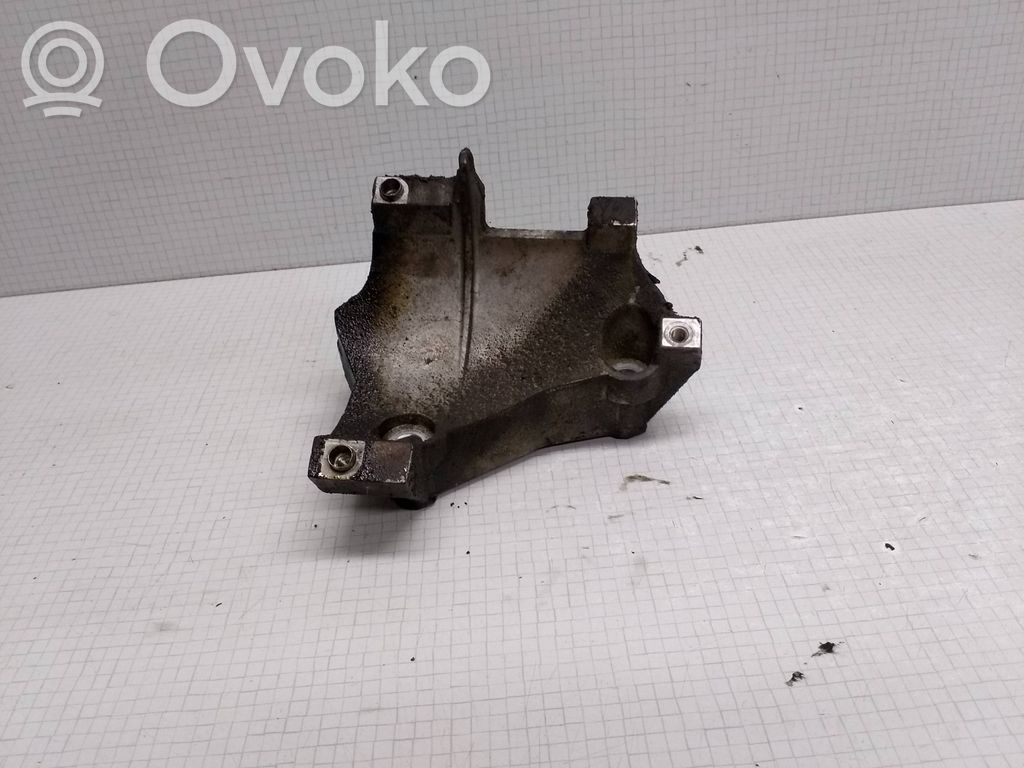 Engine mounting bracket   4670717