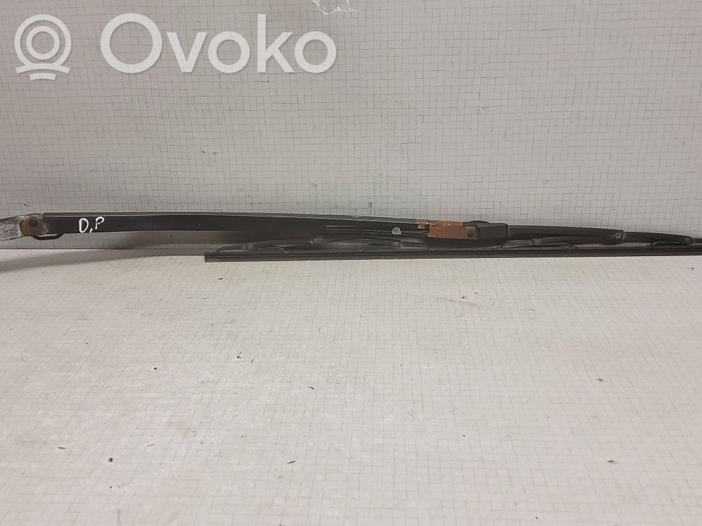 Audi A4 S4 B6 8E 8H Wischerarm vorne 