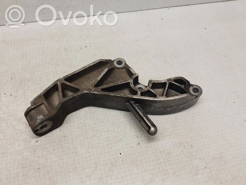 Engine mounting bracket   13125634