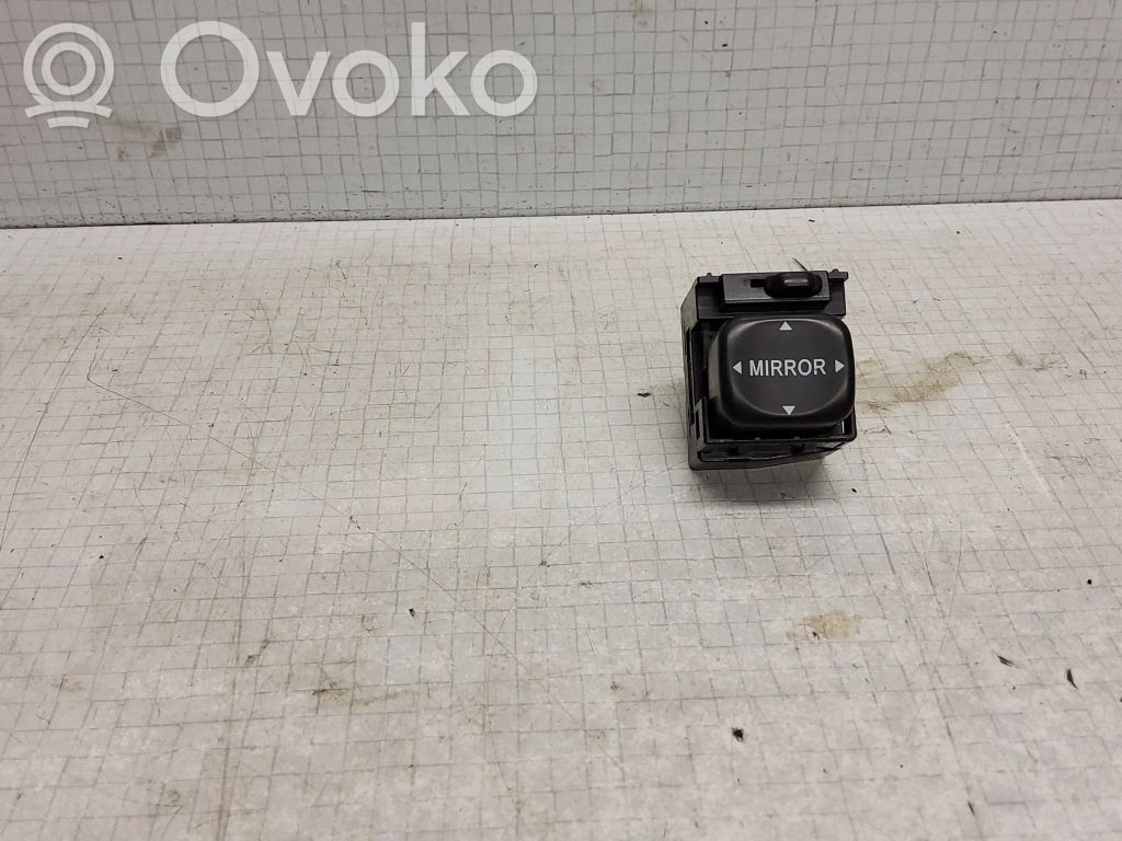 Toyota Yaris Verso Wing mirror switch 