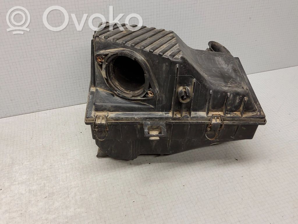 Volkswagen PASSAT B4 Obudowa filtra powietrza 