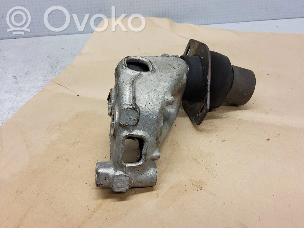 Citroen C5 Engine mount bracket 