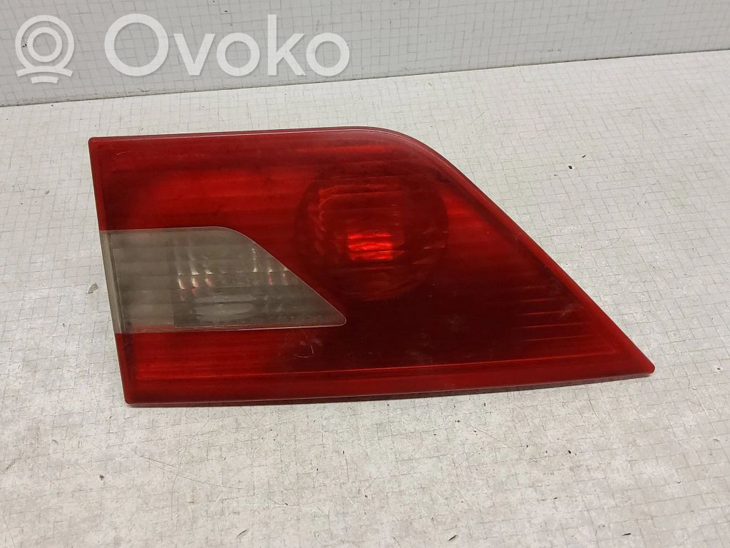 BMW X3 E83 Takaluukun takavalot 
