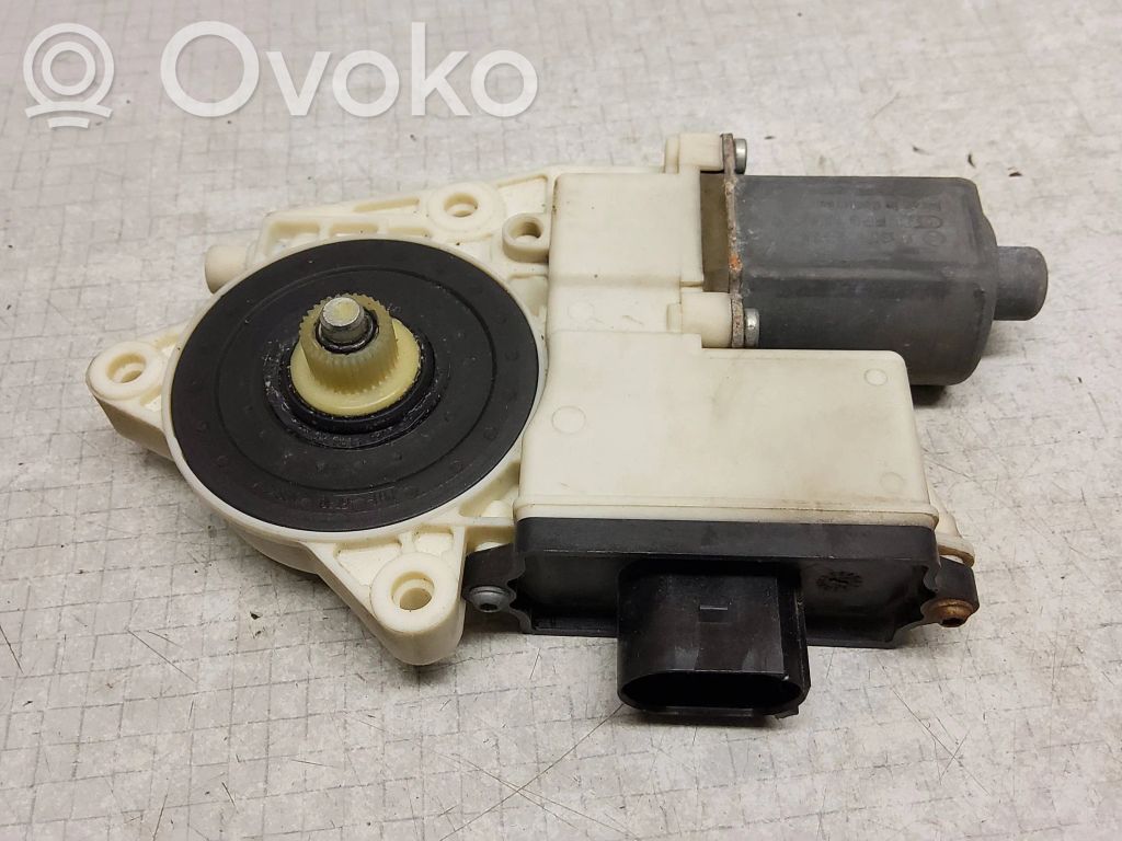 BMW X3 E83 Front door window regulator motor 