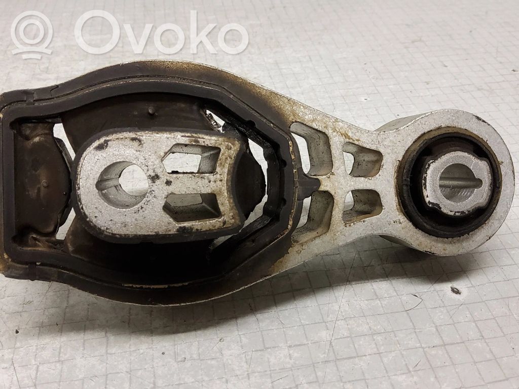 Ford Ecosport Engine mount bracket 