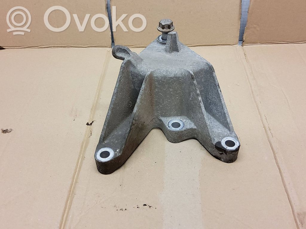 Opel Insignia A Łapa / Mocowanie silnika 