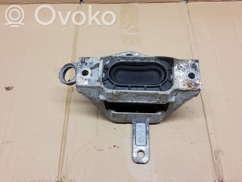 Opel Insignia A Engine mount bracket 