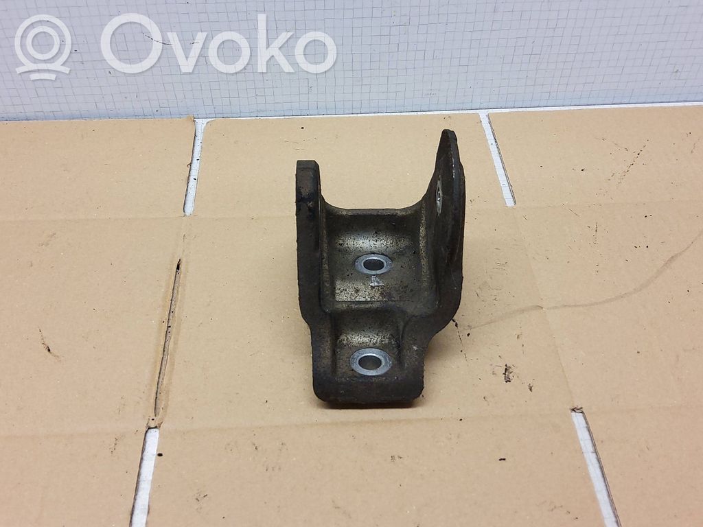Mitsubishi Outlander Gearbox mounting bracket 