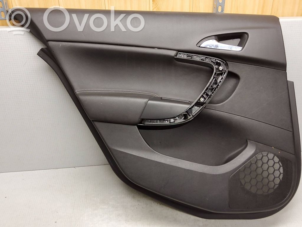Opel Insignia A Boczki / Poszycie drzwi tylnych 