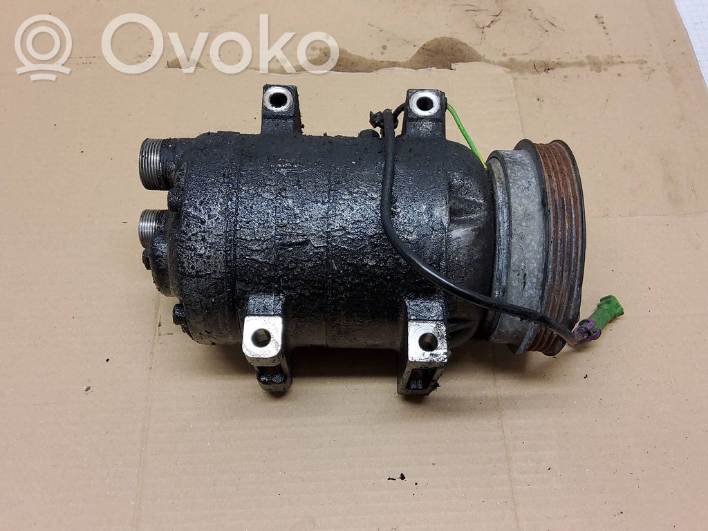 Audi A4 S4 B5 8D Kompresor / Sprężarka klimatyzacji A/C 