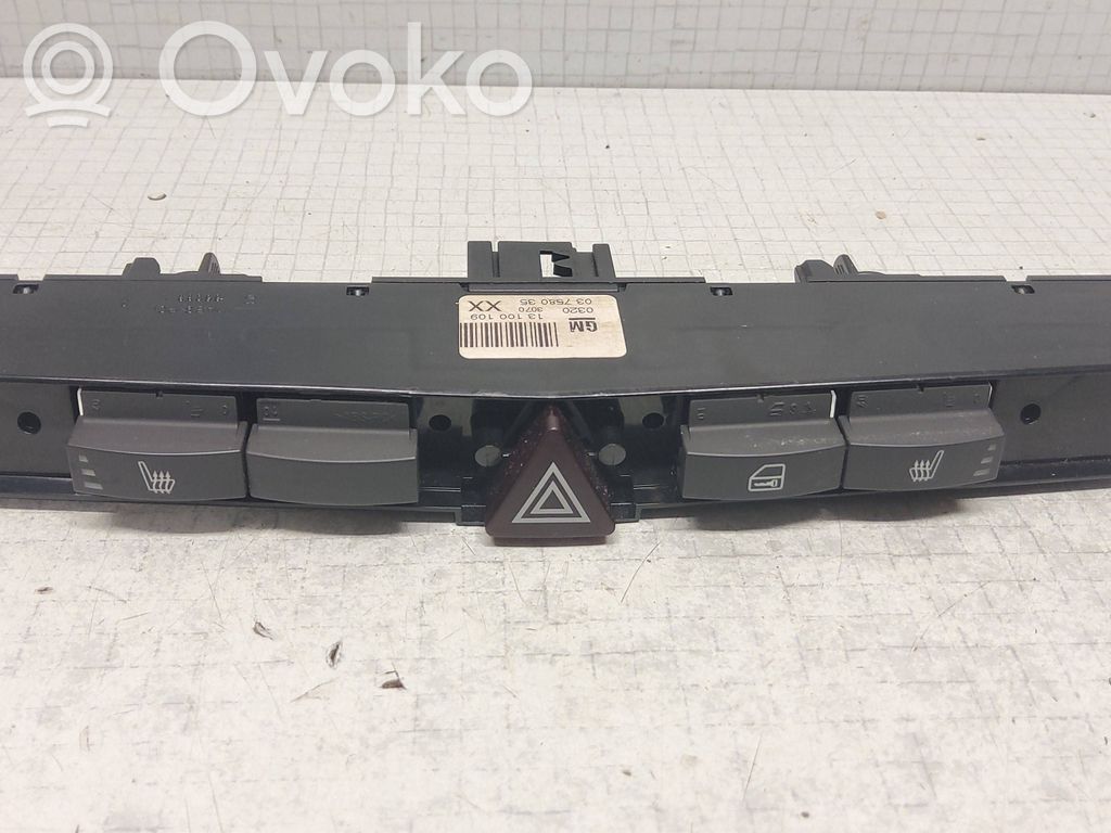 Opel Astra H Hazard light switch 