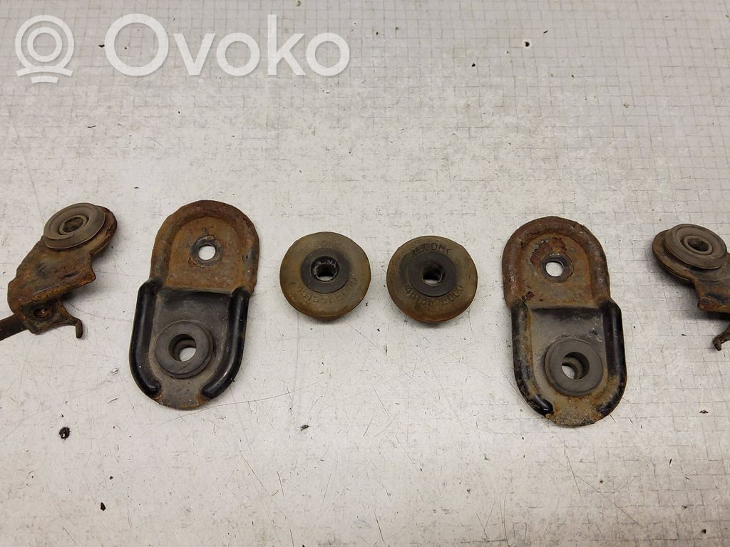 Radiator mount bracket   45135FE000