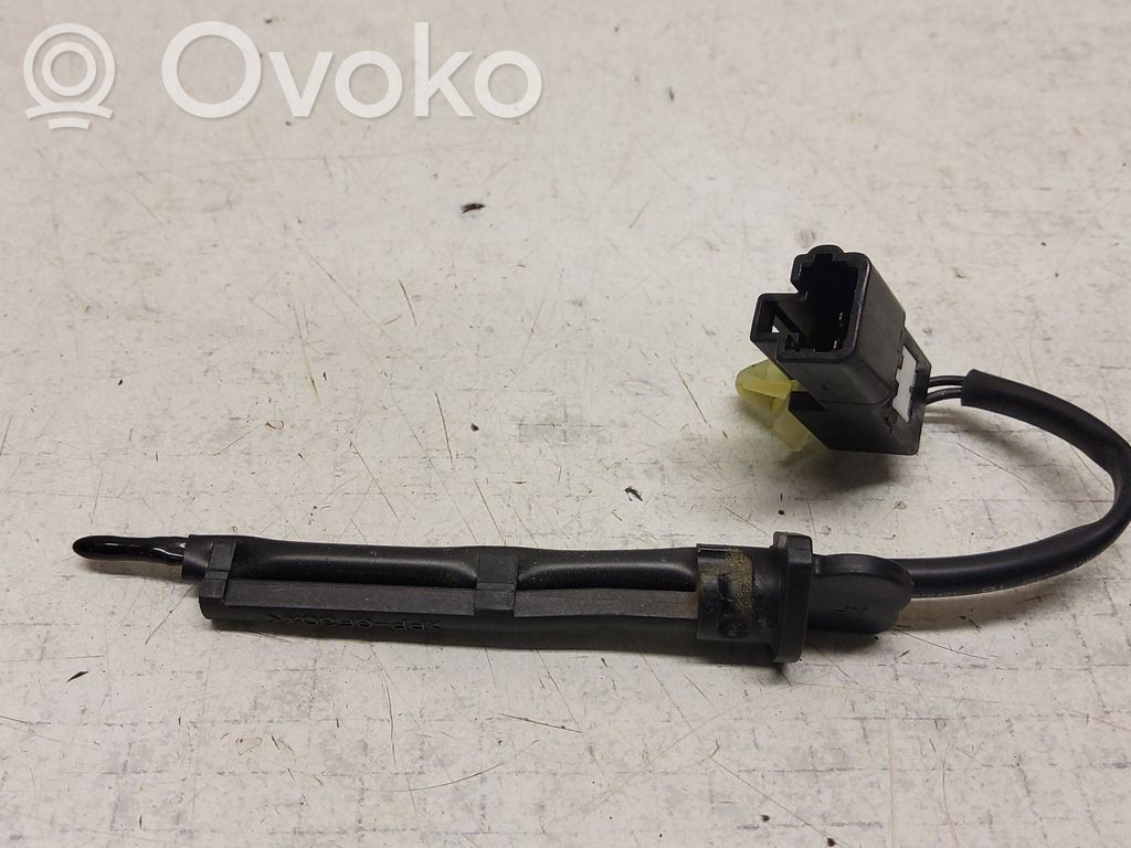 Interior temperature sensor   E218405