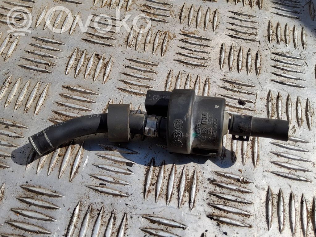 Audi A4 S4 B6 8E 8H Supapă vacuum 