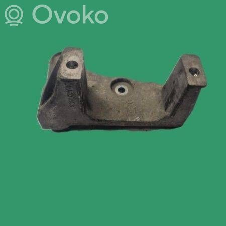 Citroen C5 Engine mounting bracket 