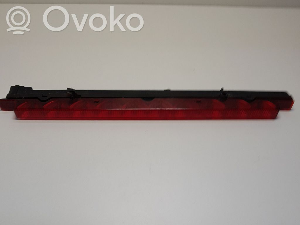 Kolmas/lisäjarruvalo   8D9945097B