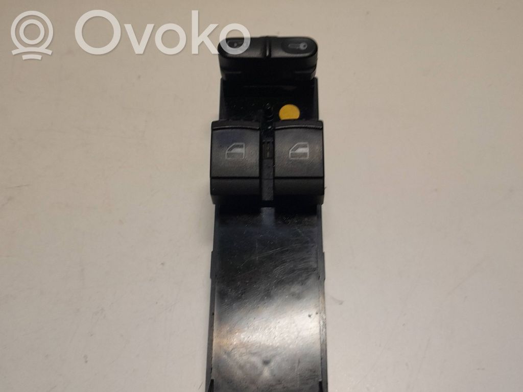 Volkswagen PASSAT B5.5 Electric window control switch 