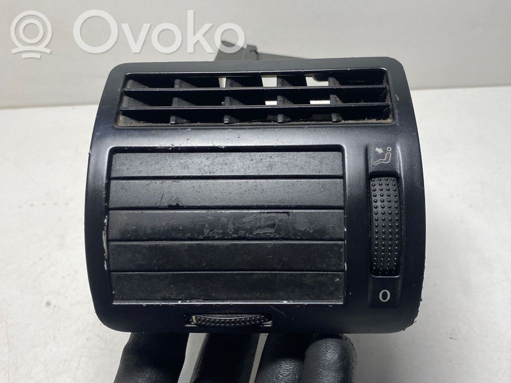 Volkswagen Sharan Boczna kratka nawiewu deski rozdzielczej 