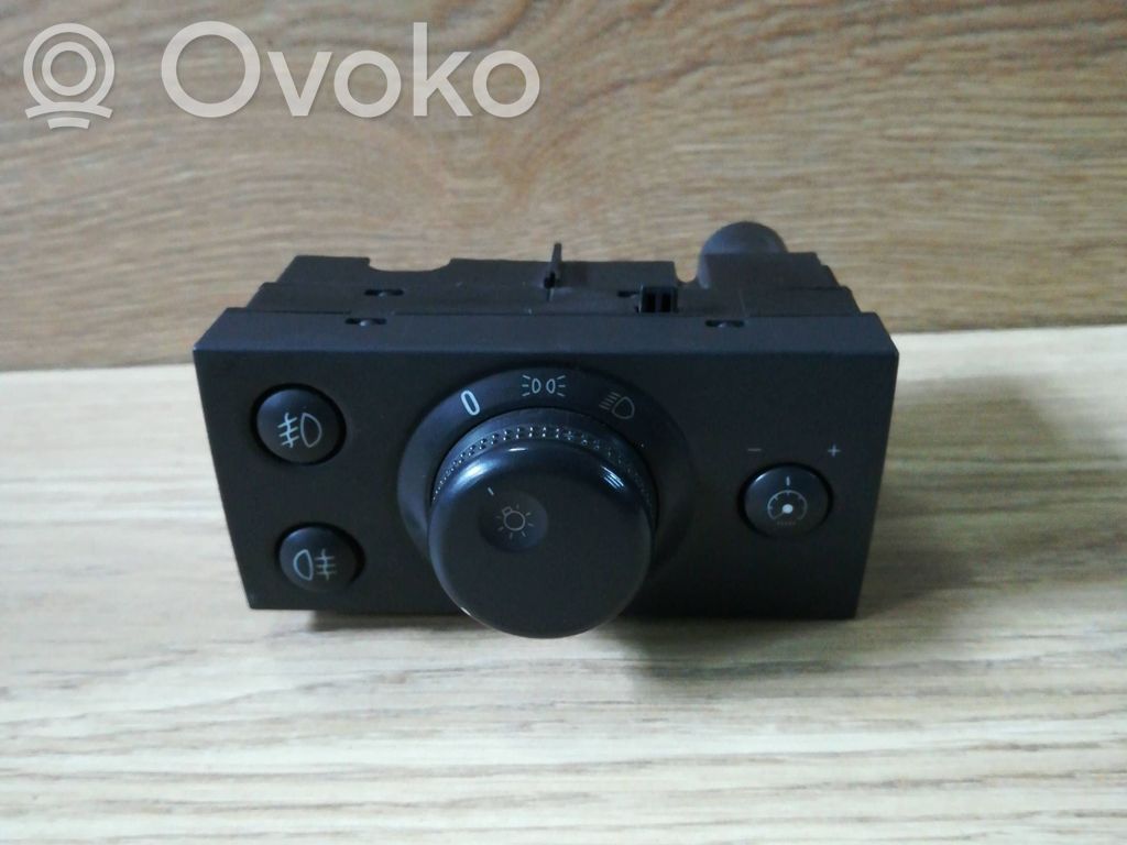 Light switch   9185891,LK04060030,03200