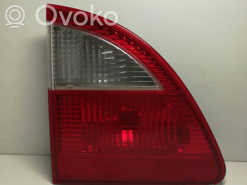 Ford Galaxy Aizmugurējais lukturis pārsegā 