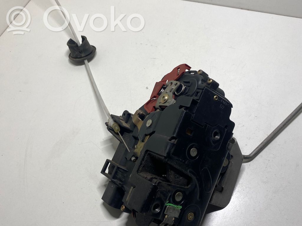 Audi A4 S4 B6 8E 8H Etuoven lukko 