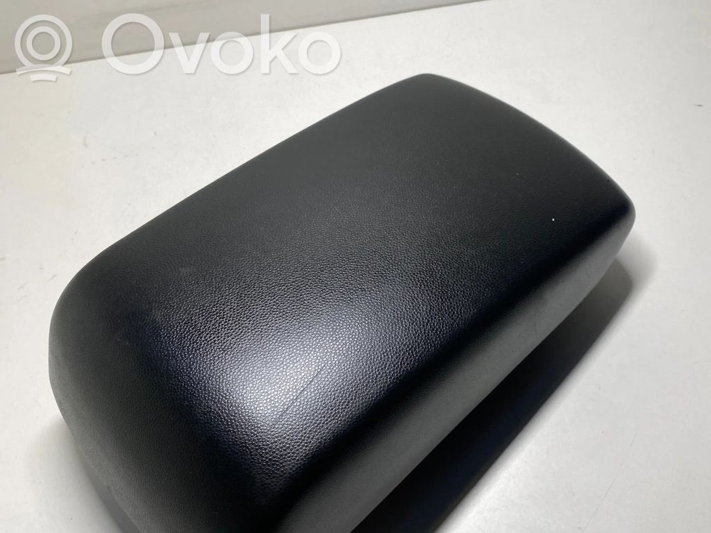 Mazda 3 I Armrest 