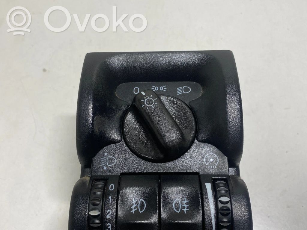Light switch   09228133,03392160000