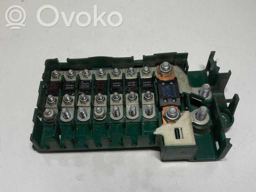 BMW 5 E39 Fuse module 
