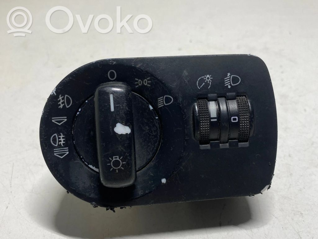 Audi A3 S3 8P Przełącznik świateł 