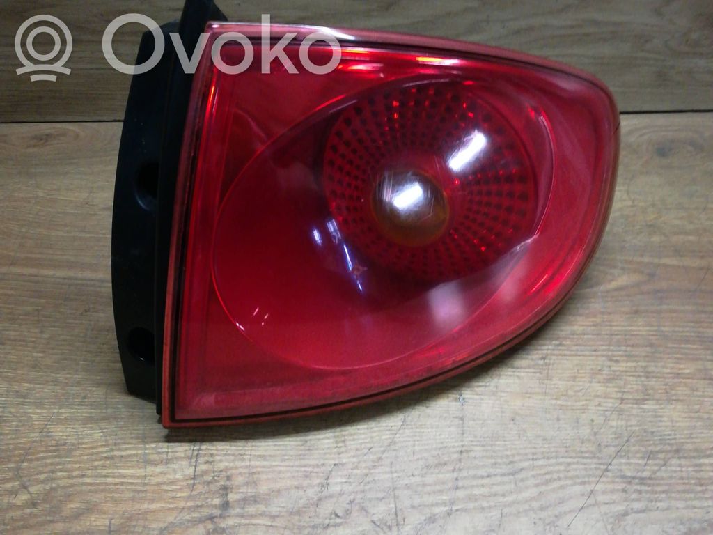 Seat Altea Aizmugurējais lukturis virsbūvē 
