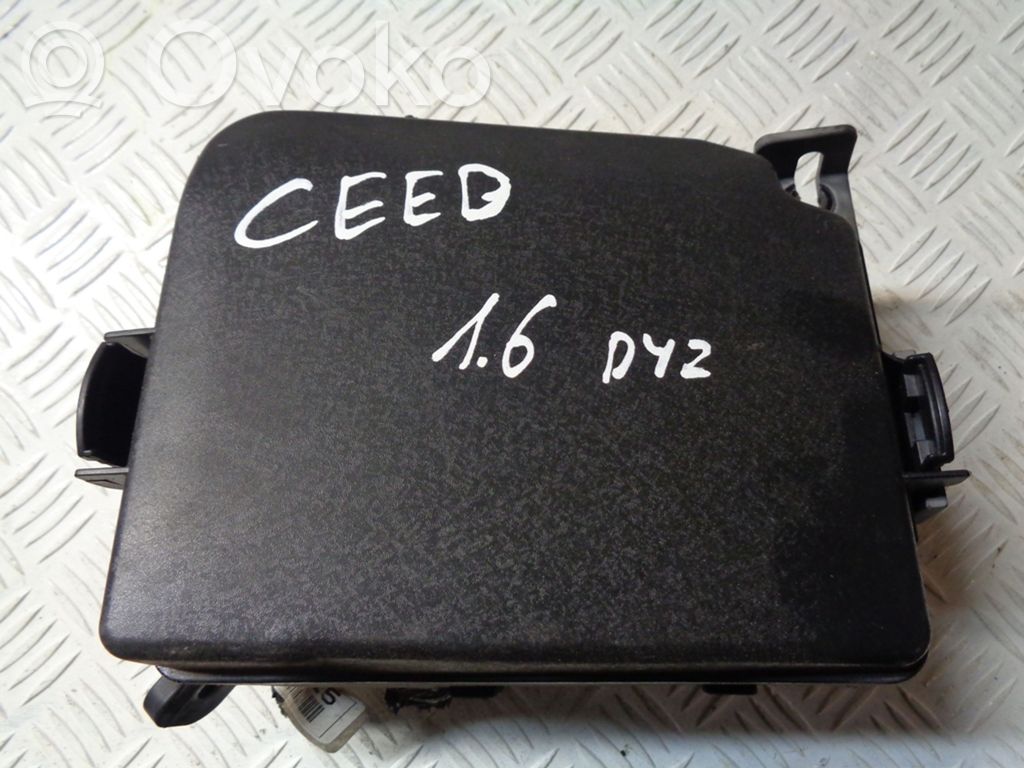KIA Ceed Juego de caja de fusibles 