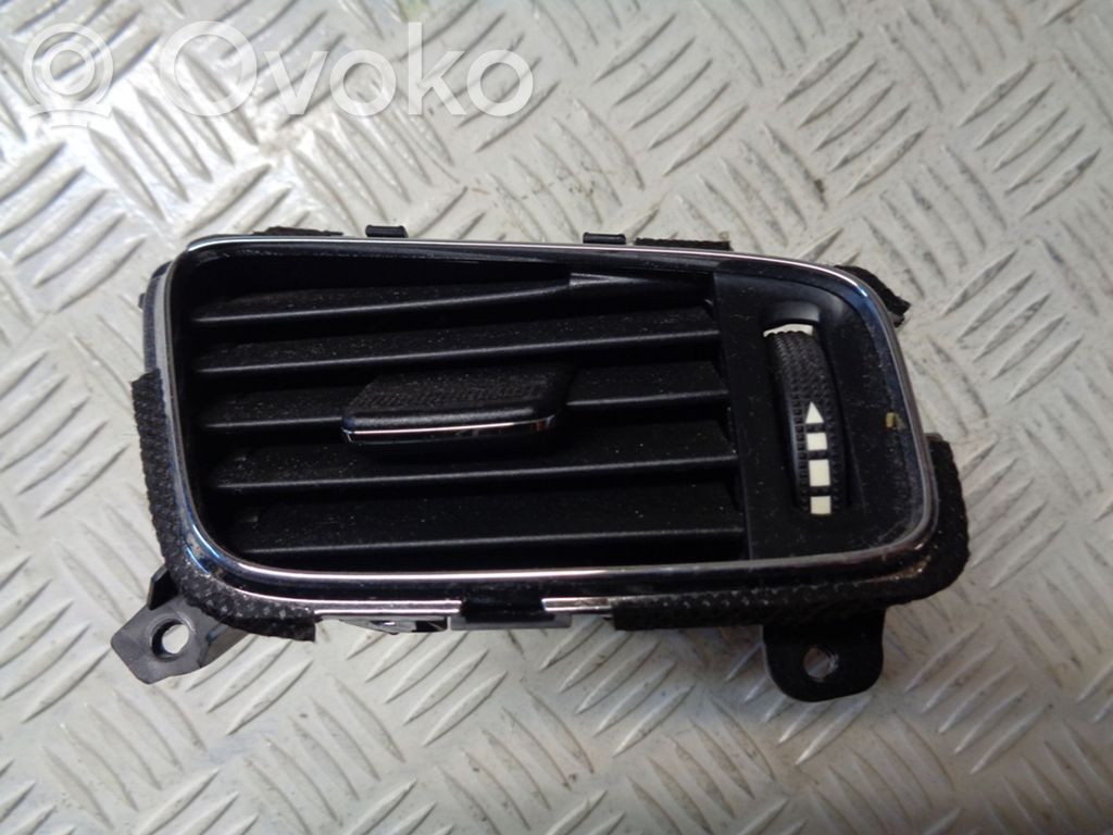 KIA Ceed Moldura protectora de la rejilla de ventilación lateral del panel 