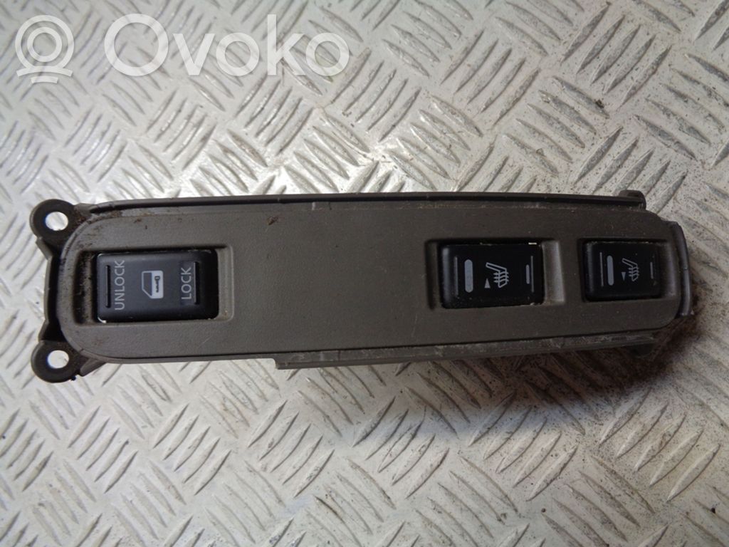 Nissan Note (E11) Interruptor de calefacción del asiento 