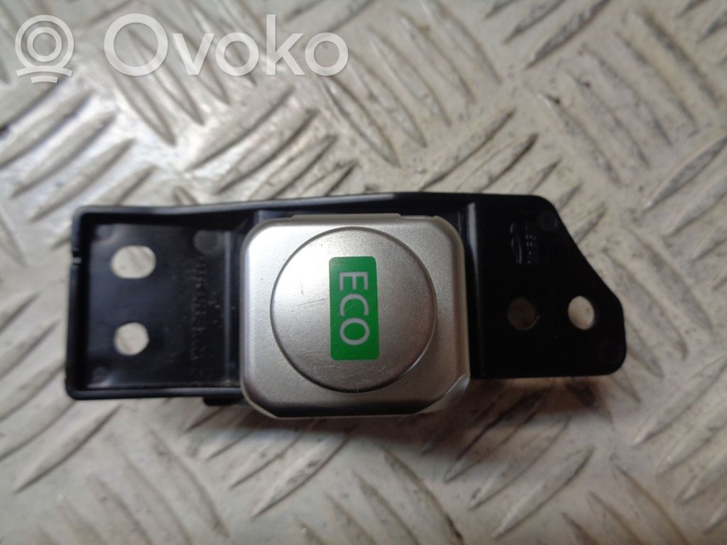 Nissan Note (E12) Other switches/knobs/shifts 