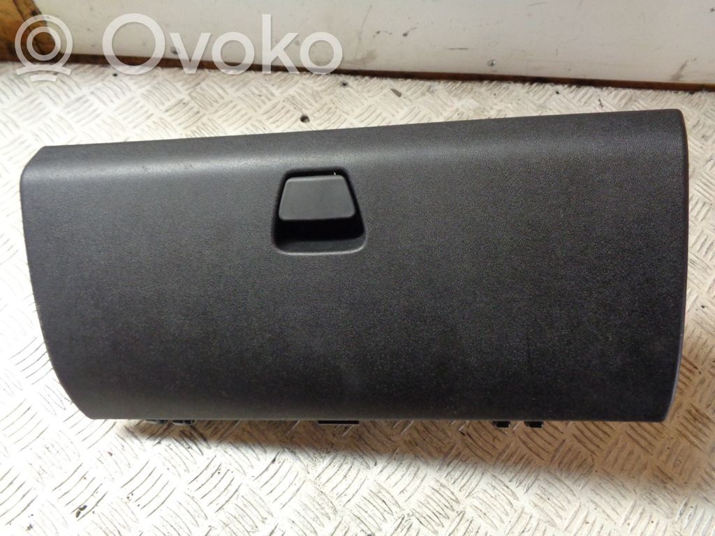 Peugeot 108 Handschuhfach 