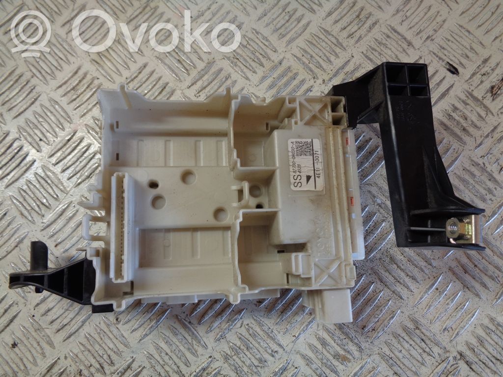 Toyota Aygo AB40 Ramka / Moduł bezpieczników 
