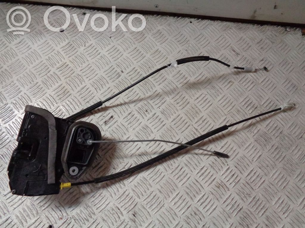 Opel Astra K Priekšpusē slēdzene 