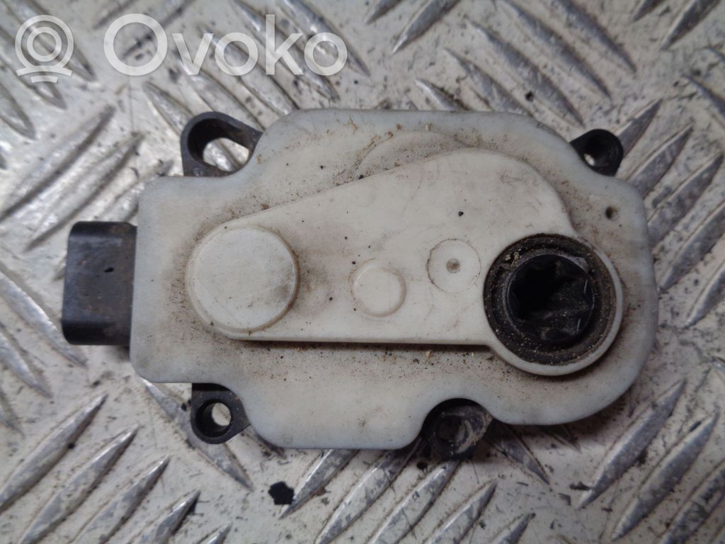 Renault Clio IV Sklendės valdymo varikliukas 