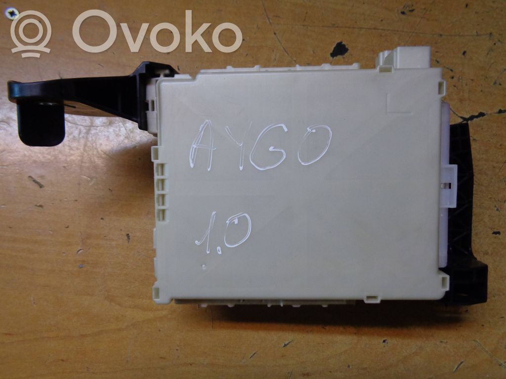 Toyota Aygo AB40 Saugiklių blokas 
