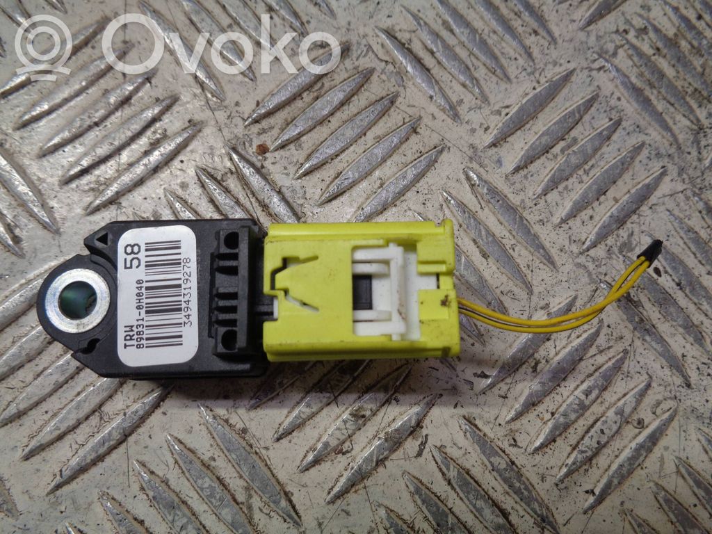 Toyota Aygo AB40 Sensore d’urto/d'impatto apertura airbag 